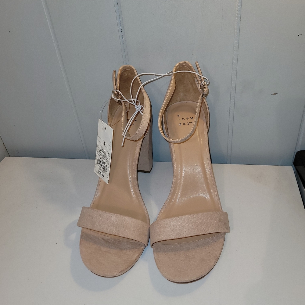 A NEW DAY AD149 EMA CHUNKY OPEN TOE HEELS COLOR BLUSH SIZE 10 NWT